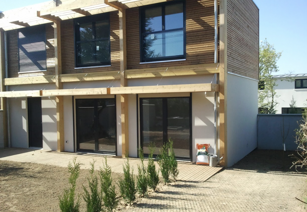 Notre maison bio, vue de l'extérieur